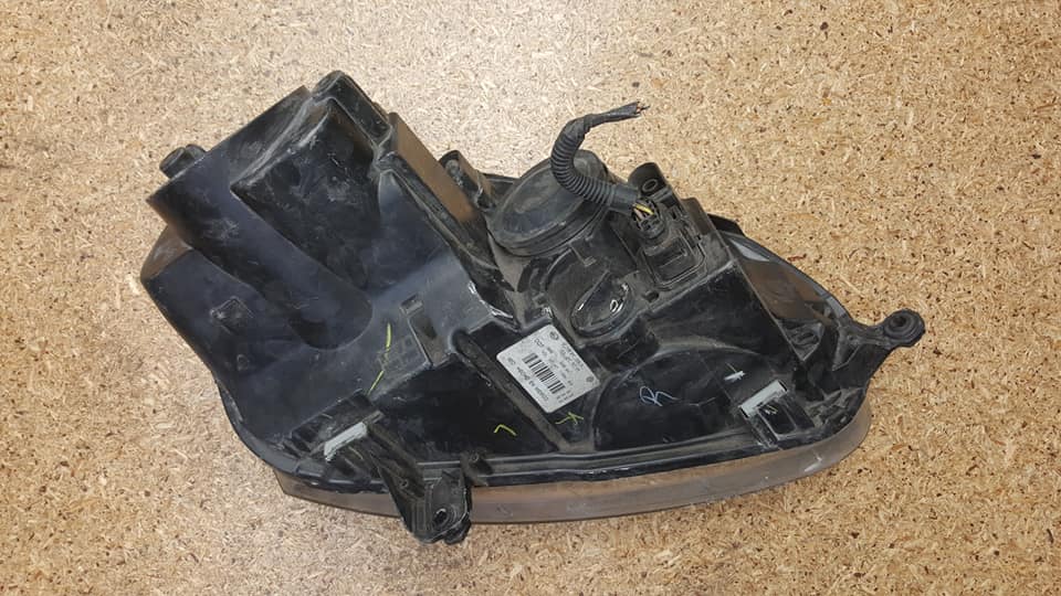 FAROS DELANTEROS VOLKSWAGEN JETTA 2005 AL 2009